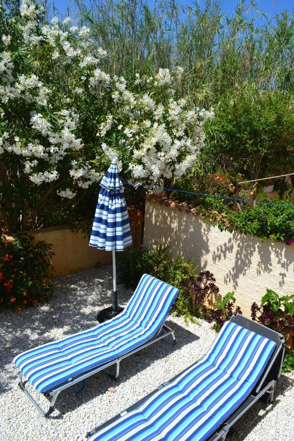 Appartement Casa Alexandra à Les Deveses Extérieur photo