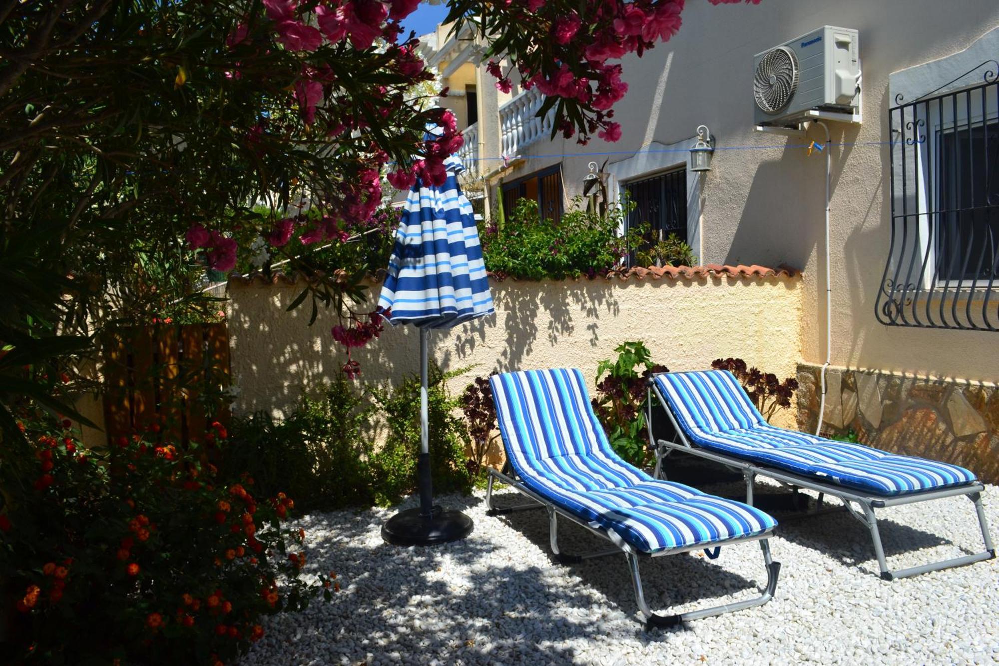 Appartement Casa Alexandra à Les Deveses Extérieur photo